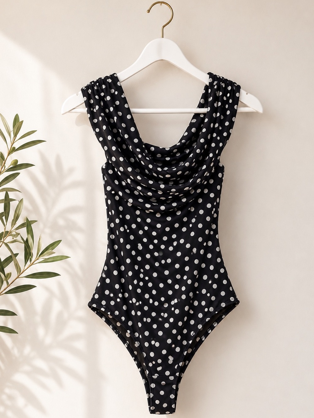 Thea Bodysuit in Black Polka Dot
MAJORELLE - Picture 5 of 6